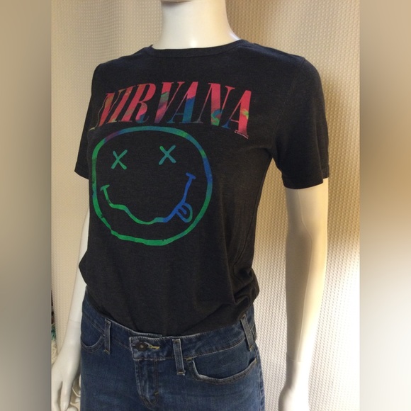 ❤️HP!❤️ NIRVANA Multicolor Smiley Face Band Name Black T-Shirt - Picture 3 of 7